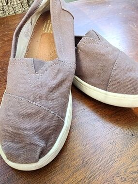 TOMS Youth Ash Grey Canvas Alpargata Classic Slip On Shoes Size Y3